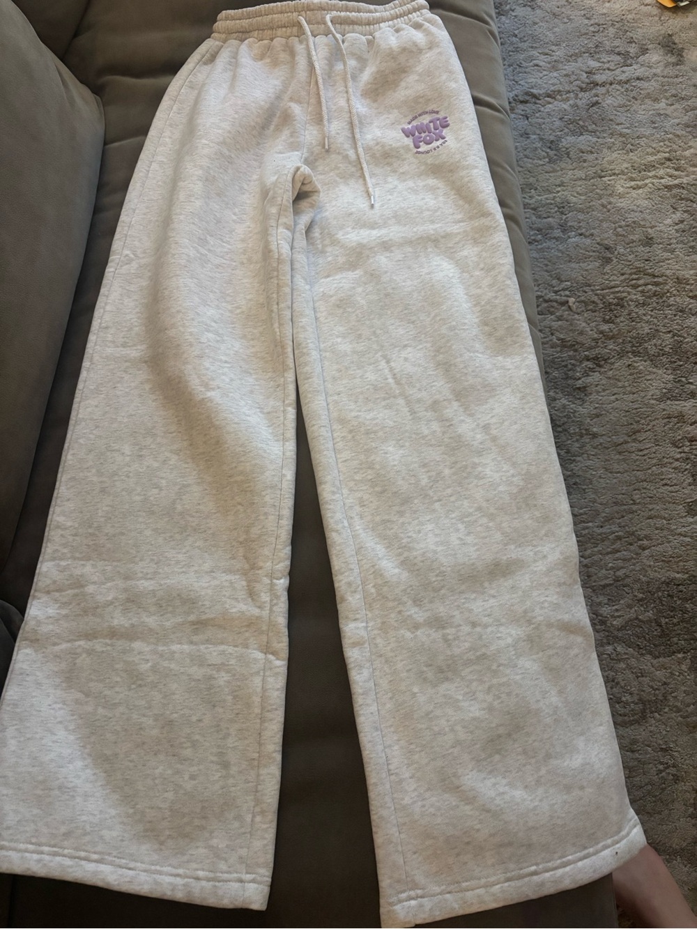 NWT “WHITE FOX”Gray Cozy Sweatpants